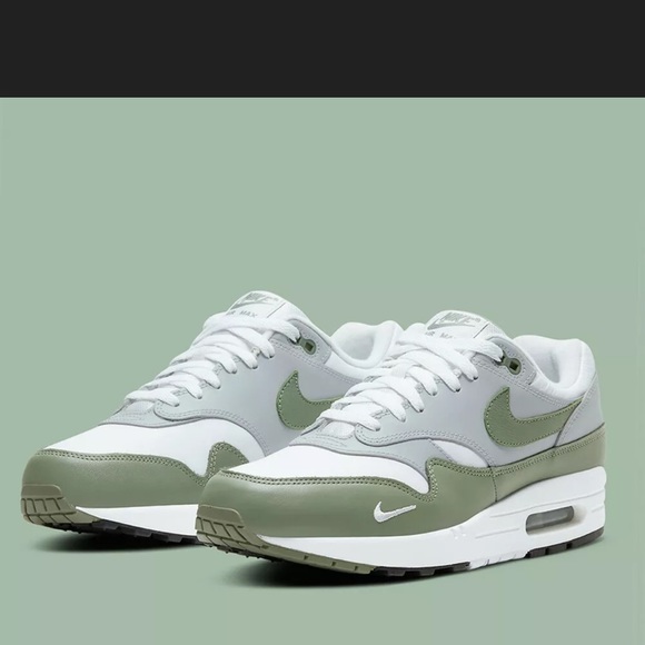 nike air max 1 sage green